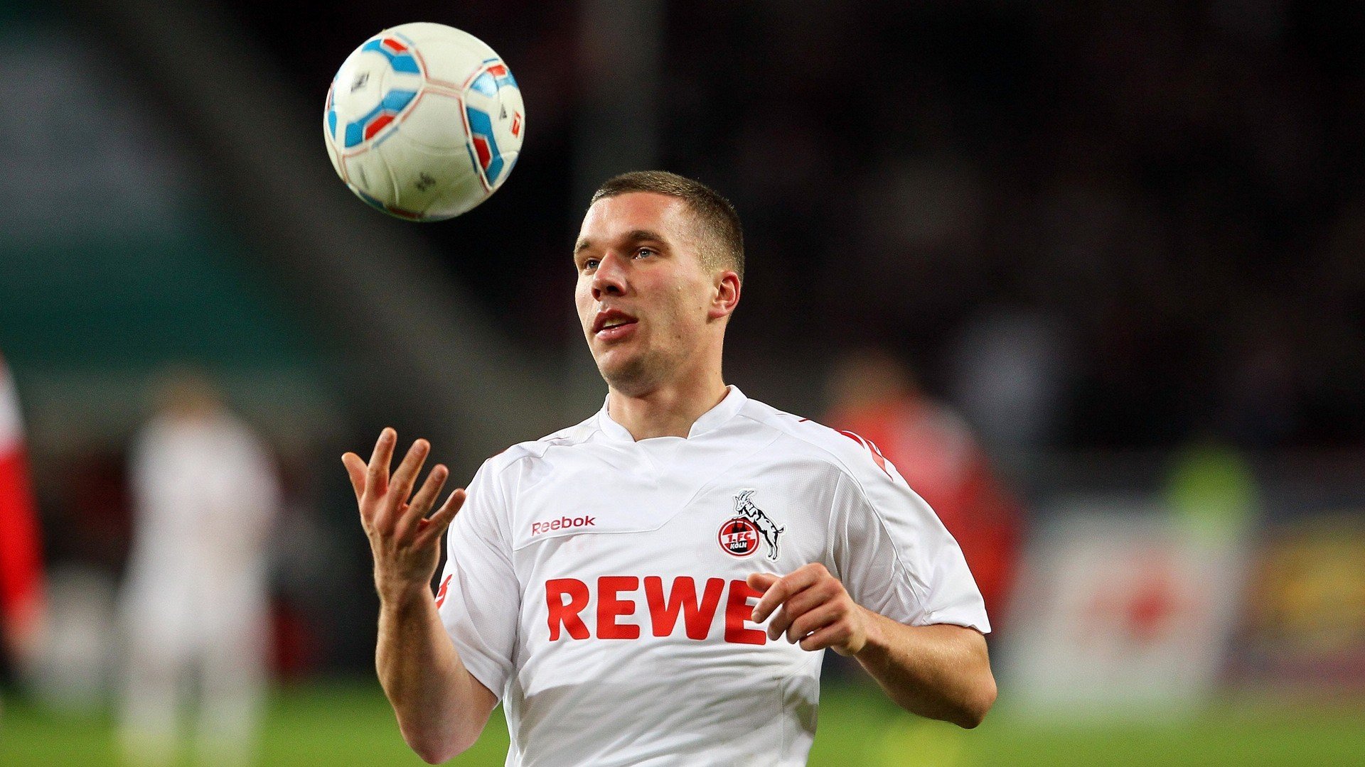 布莱克本高位压迫成效显著，蓝白军团冲击升级，布莱克本ds